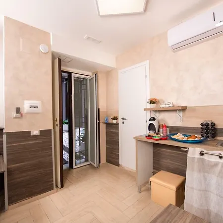 Alojamento de Acomodação e Pequeno-almoço Chiaia Relax Nápoles